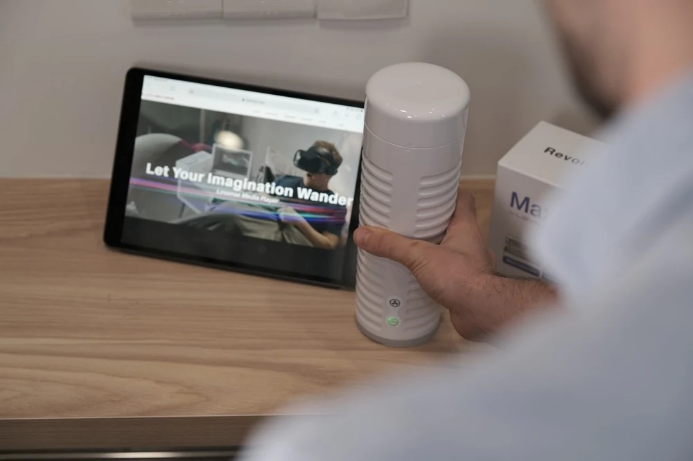 Lovense Max 2 mit neutraler Sleeve